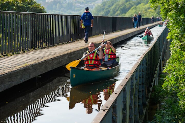Pontcysyllte Aqueduct Canoe Tours in Llangollen