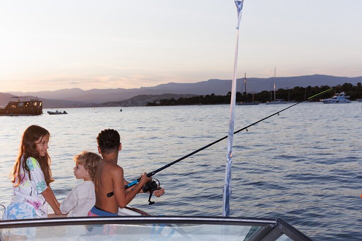 Private escape to discover Cannes & Lerins islands from the sea