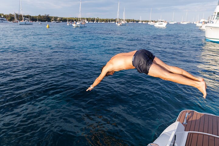 Private escape to discover Cannes & Lerins islands from the sea