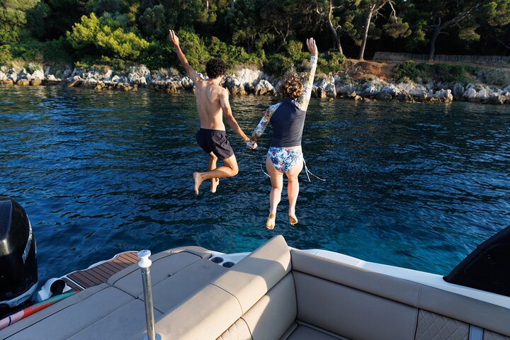 Private escape to discover Cannes & Lerins islands from the sea