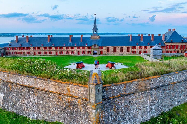 Louisbourg Fortress, Lighthouse & Cliffside Adventure Sydney NS