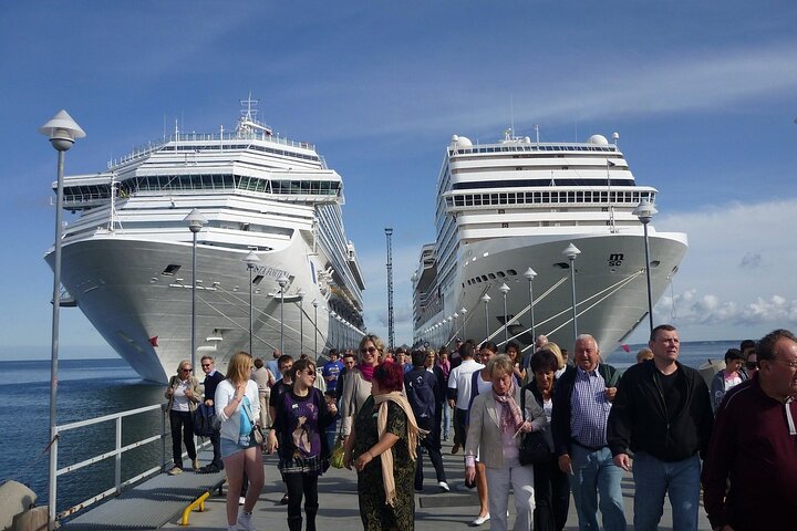 Private Transfer from the cruise port in Amsterdam to Zaandam