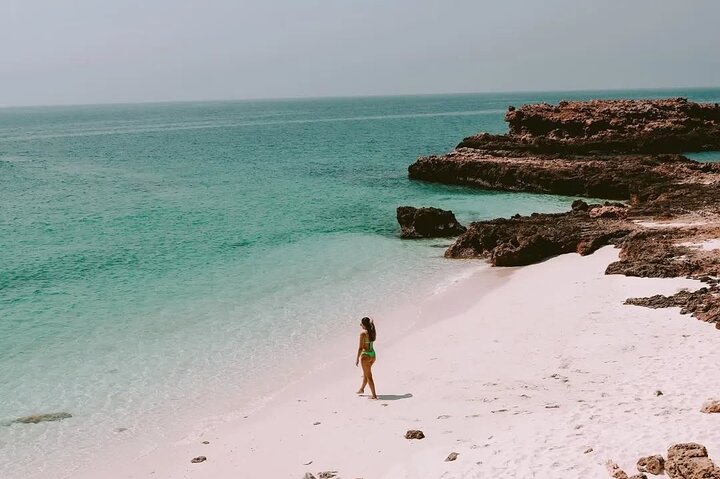Daymaniyat Islands Snorkeling Tour – Swim with Turtles & Kayaking