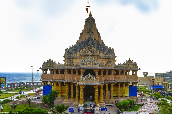 Sacred Junagarh: Pilgrimage & History Tour From Rajkot