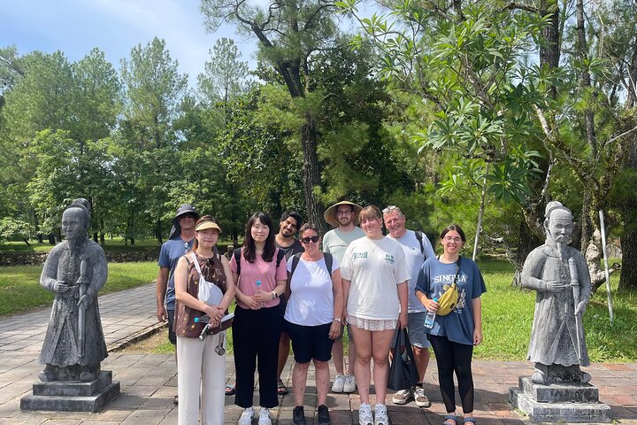 Hue city Deluxe Group Tour (Daily Tour-12 pax max)