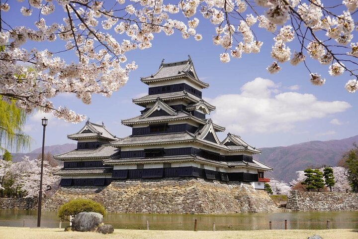 1 Day Tour From Nagano to Matsumoto Castle and Narai-Juku