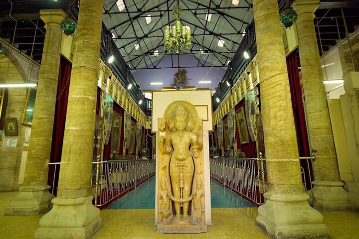 Royal Heritage: Rajkot to Gondal, Junagadh & Girnar Hill Day Trip
