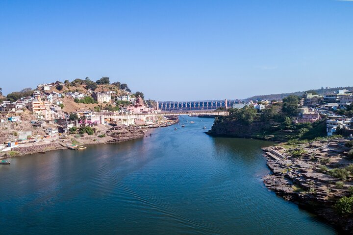 Sacred Sanctuaries: Omkareshwar & Asirgarh Fort Day Tour
