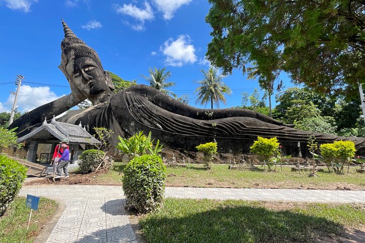 Vientiane Landmarks and Cultural Immersion Tour