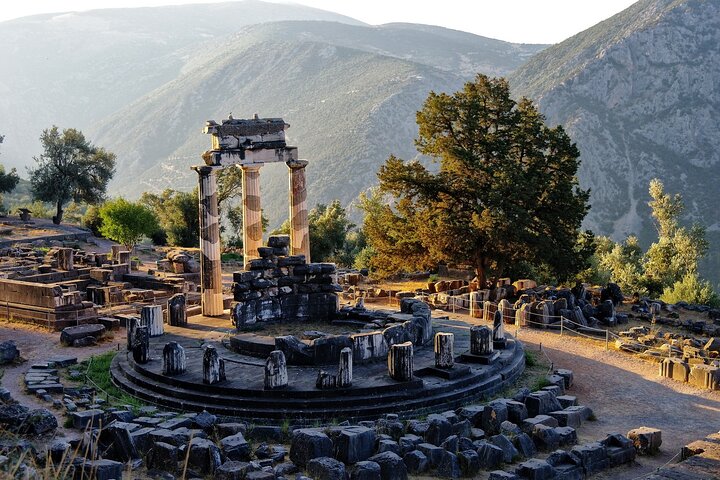 Mystic Deplhi Private Tour with Licensed Guide
