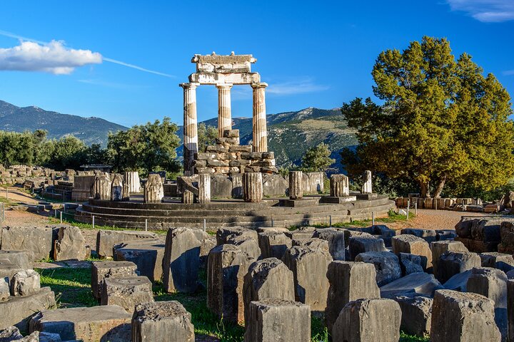 Mystic Delphi Private Tour with Licensed Guide and Tickets