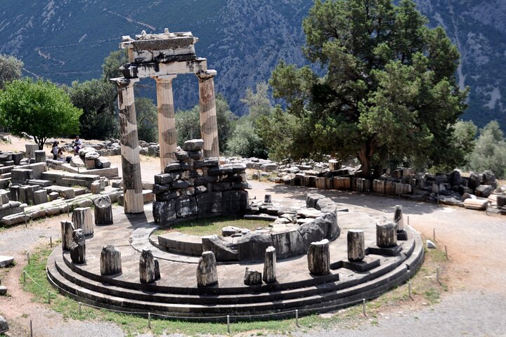 Mystic Delphi Private Tour with Licensed Guide and Tickets