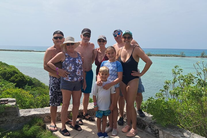 Private Nassau Rose Island Boat Tour Swimming Pigs, Turtles