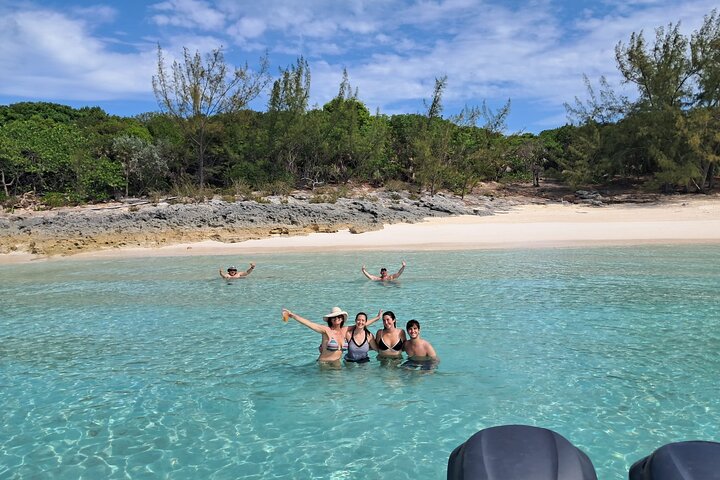 Private Nassau Rose Island Boat Tour Swimming Pigs, Turtles