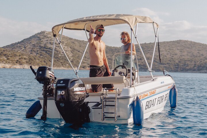 Private Boat Rental in Agios Nikolaos With Optional Skipper