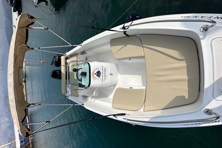 Private Boat Rental in Agios Nikolaos With Optional Skipper