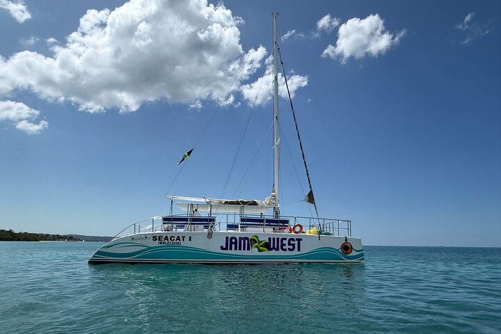 Negril: MORNING Catamaran Cruise Caves Swimming Reef Snorkeling