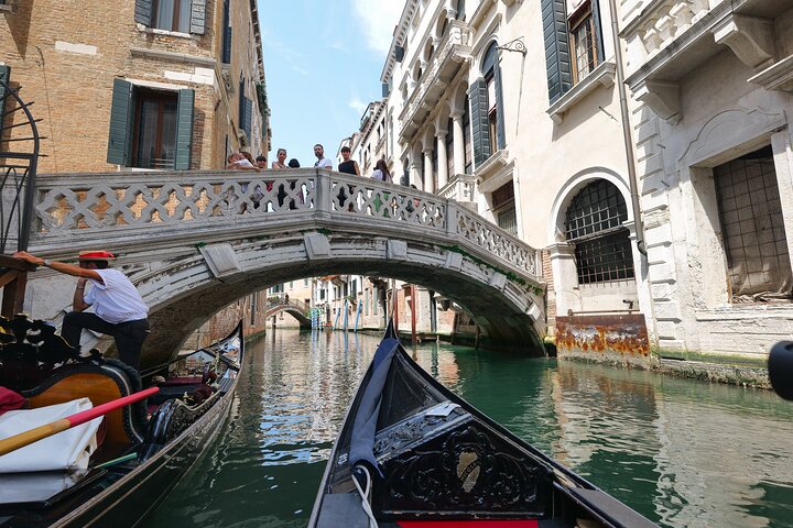 Venice Full-Day Tour from Lake Garda