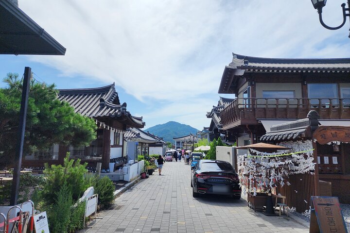Gyeongju's Top Attractions on Private Tour with a Licensed guide