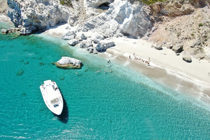 Milos: Half-Day Speedboat Cruise to Kleftiko with snorkeling tour