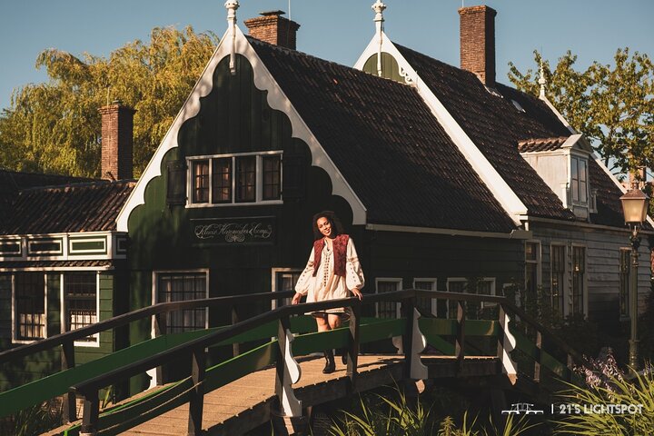 Private Photoshoot in Zaanse Schans with Windmills