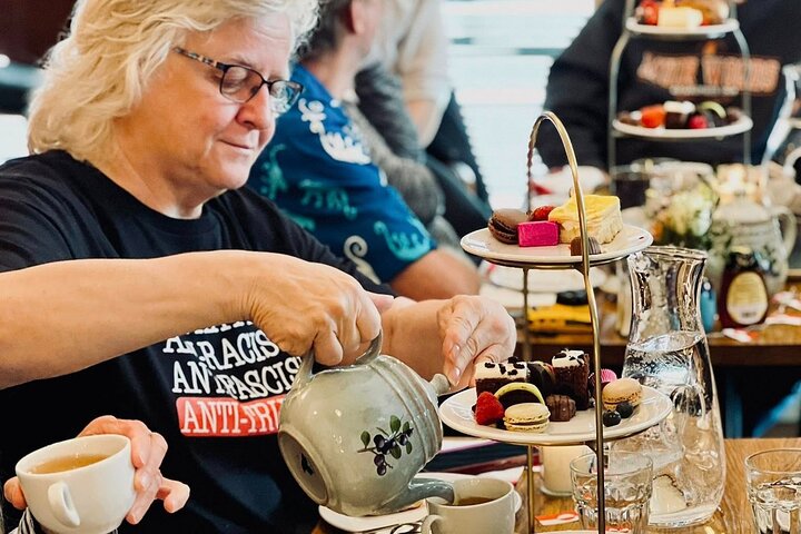 Nuuk Qinngorput Walk & Greenlandic Tea Hygge Experience