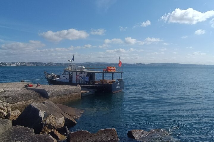 Cascais to Lisbon Sunset Cruise With Open Bar