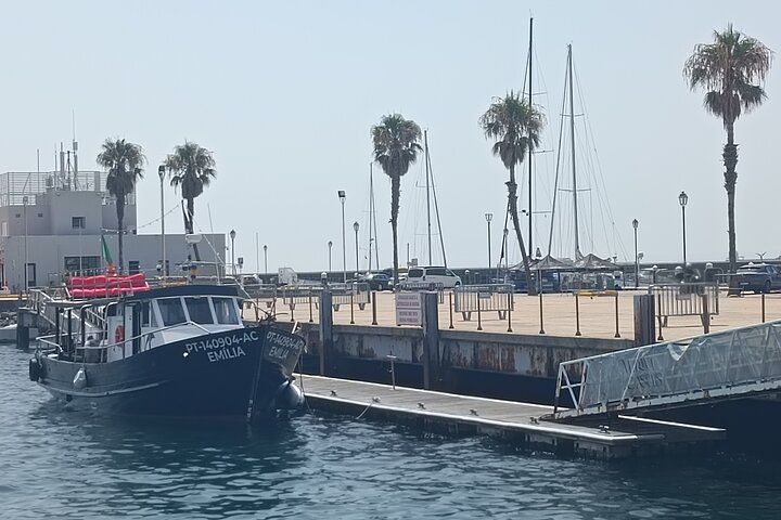 Cascais to Lisbon Sunset Cruise With Open Bar