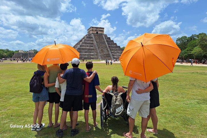 Chichen Itza: Tour with Expert Guide without lines!