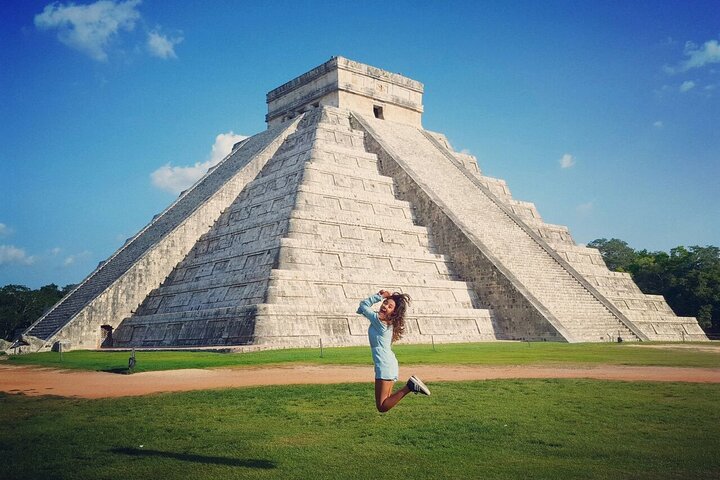 Chichen Itza, 2 cenotes Ik Kil and Hubiku, visit to Valladolid