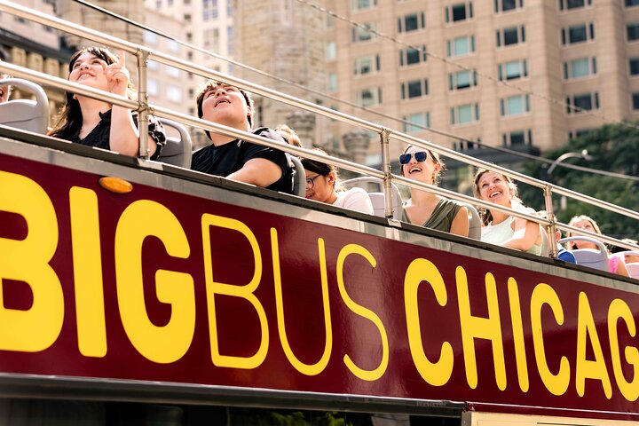 Chicago Hop-On Hop-Off Sightseeing Tour by Open-top Bus