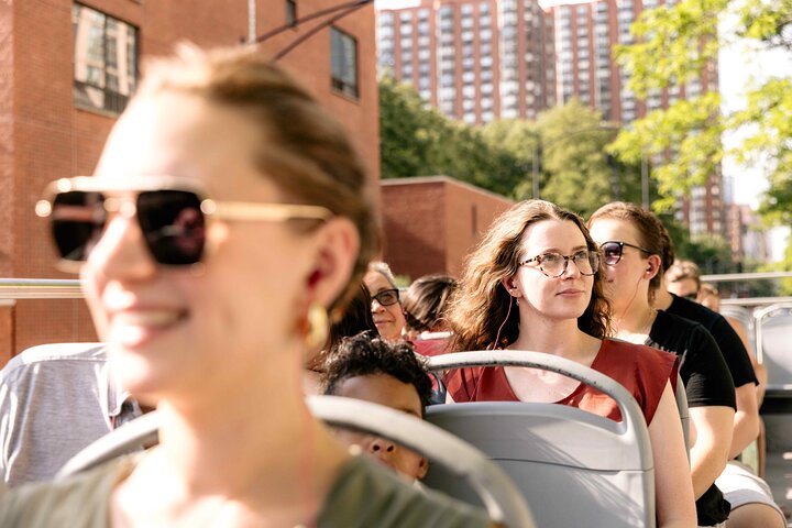 Chicago Hop-On Hop-Off Sightseeing Tour by Open-top Bus
