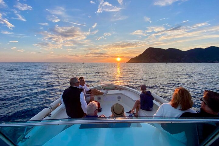 Cinque Terre Boat Tours Experience