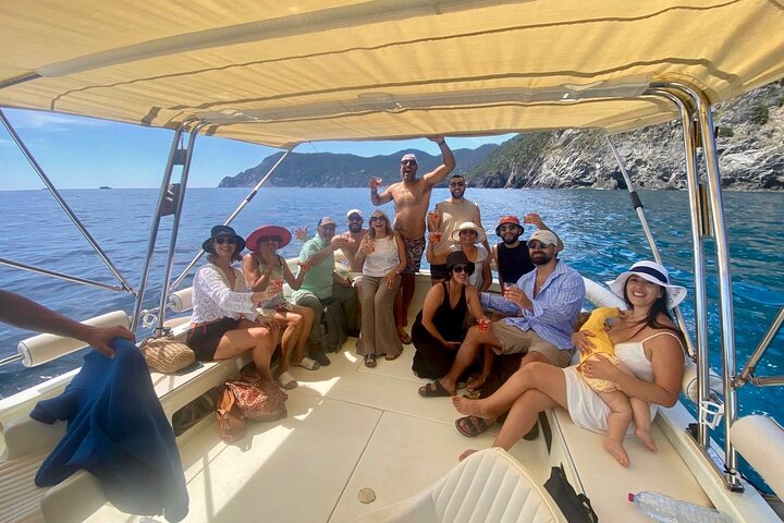 Cinque Terre Boat Tours Experience