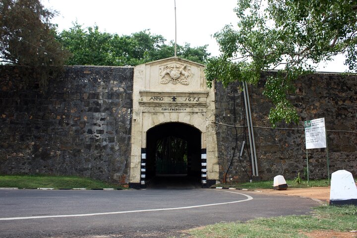 Trincomalee & Pigeon Island Day Tour with Seafood Lunch