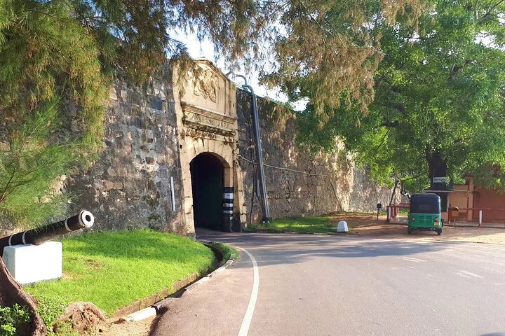 Trincomalee & Pigeon Island Day Tour with Seafood Lunch
