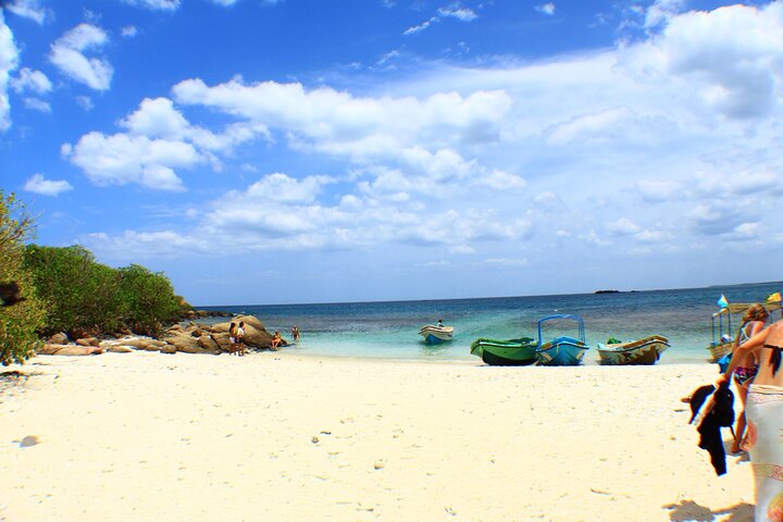 Trincomalee & Pigeon Island Day Tour with Seafood Lunch