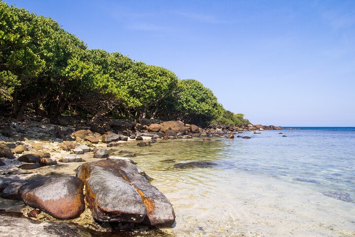 Trincomalee & Pigeon Island Day Tour with Seafood Lunch