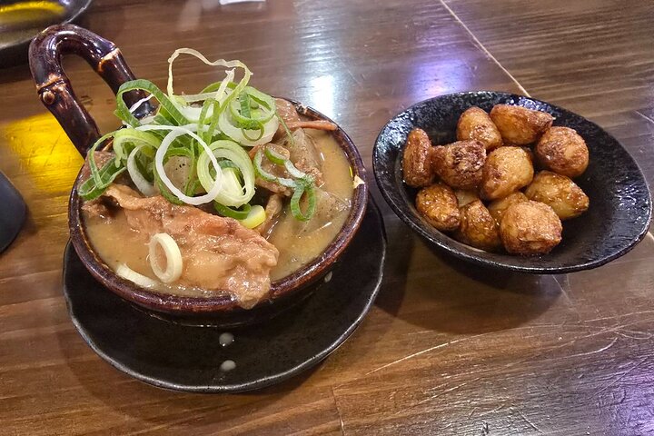 Hungry Osaka Street Food Tour:15 Tastings & 3 Drinks with a Local