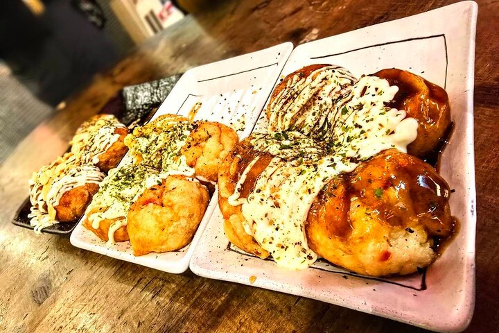 Hungry Osaka Street Food Tour:15 Tastings & 3 Drinks with a Local