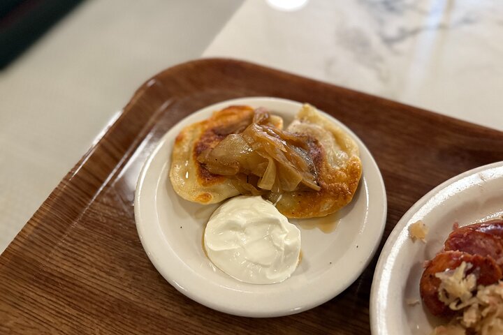 Minneapolis North Loop Food Tour of 6 Local's Favorites Tastings