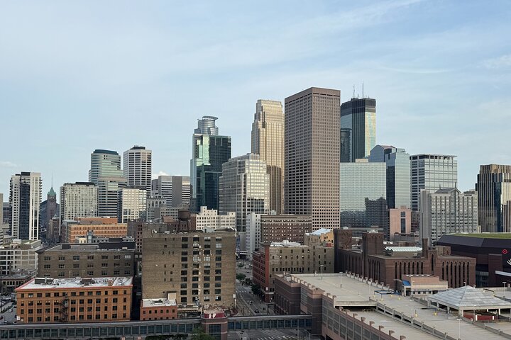 Minneapolis North Loop Food Tour of 6 Local's Favorites Tastings