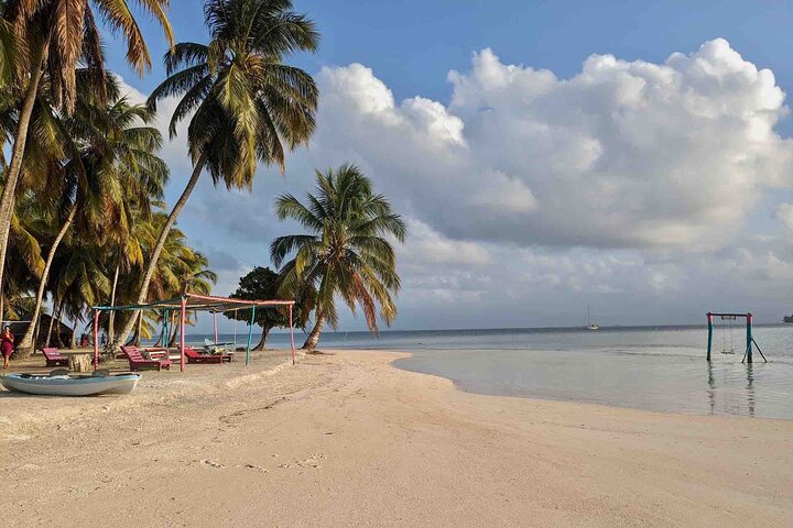 San Blas Islands 4D/3N Trip with Holandeses Cays & Boat Tour