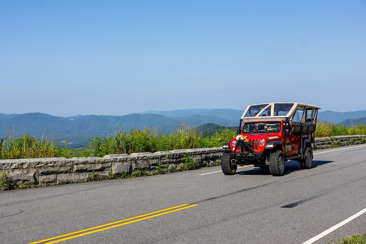 Small-Group Jeep Tour of Smoky Mountains Foothills Parkway