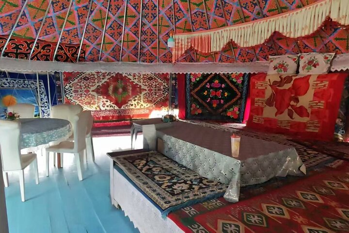 Private Day Tour to Nanshan Pasture and Tianshan Grand Canyon
