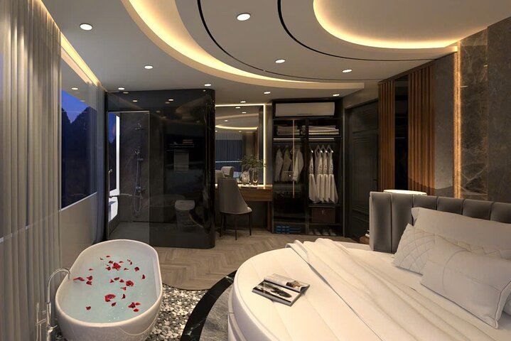 Le Journey Elegance - Halong Bay - All Inclusive Multi Day Tour