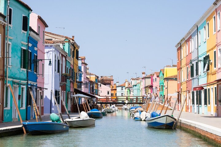 Half Day Murano & Burano Islands Small Group Tour by Private Boat