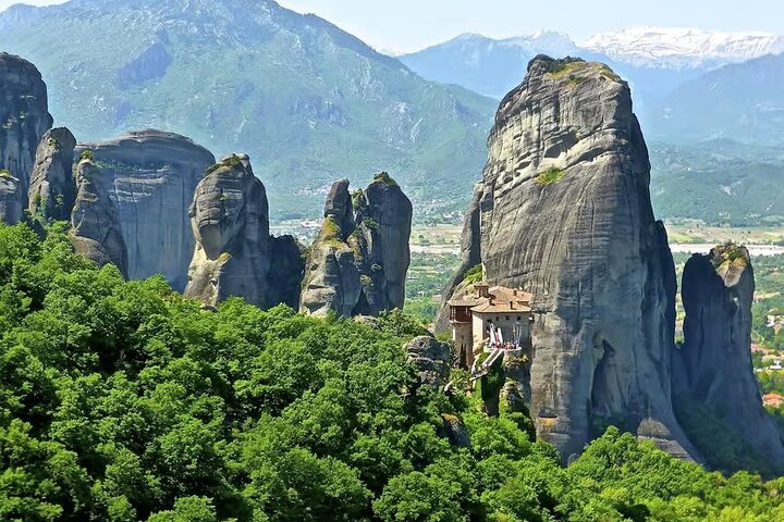 Volos: Meteora Private Full Day Tour with a Local