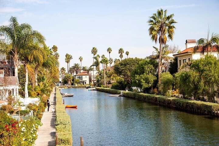 Full-Day Iconic Sights of LA, Hollywood, Beverly Hills, Beaches and More