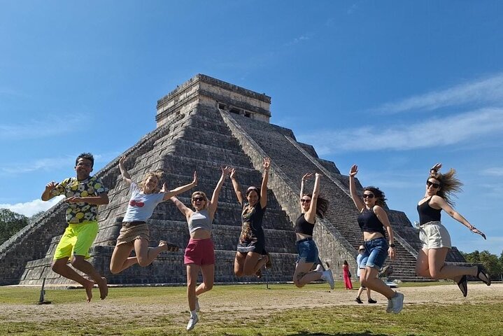 Chichen Itza : Walking Tour with Expert Guide + Skip-the-Line